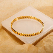 Elegant Leaf-Inspired Bangle Bracelet